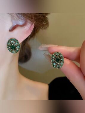 Green Crystal Oval Stud Earrings - Emerald Tone